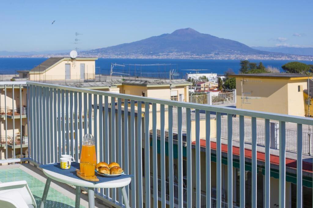 索伦托Super Attico Vista Mare Con Piscina公寓 外观 照片